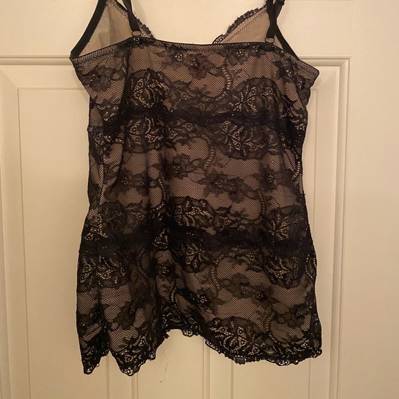 Flattering lace black tank top - Picture 2 of 2